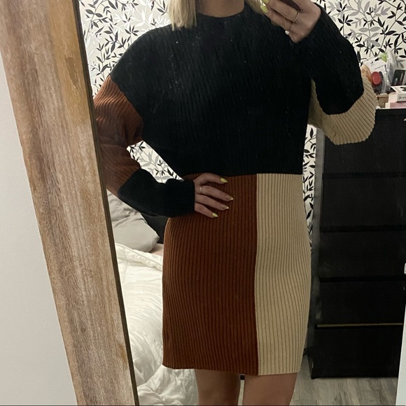 Colour block sweater dress. Size medium - Picture 3 of 4